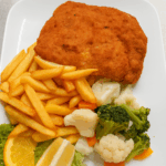 Schnitzel und Pommes